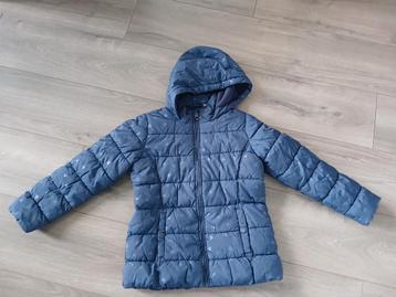 nette winterjas maat 128 beschikbaar voor biedingen