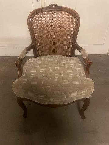 Te koop sierlijke Fauteuil beschikbaar voor biedingen