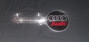 Uniek sleutelrek, gemaakt van aluminium en gietijzer.  beschikbaar voor biedingen