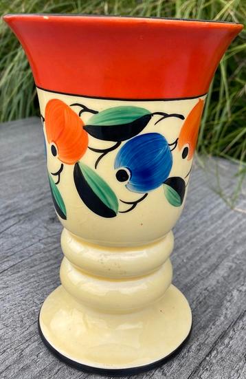 Oude Art Deco Ditmar Urbach Vaas Czechoslovakia Hand painted beschikbaar voor biedingen