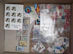 D01: grote uitzoekdoos met van alles deel 1/2, Postzegels en Munten, Postzegels | Volle albums en Verzamelingen, Ophalen of Verzenden