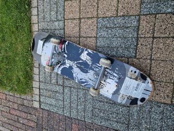 Skateboard gebruikt  beschikbaar voor biedingen