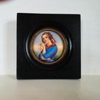Antiek Bolvormig Miniatuur Portret handgeschilderd, Ophalen of Verzenden