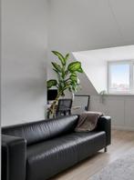 Zwarte Klippan 2-zitsbank - Bomstad leer, Huis en Inrichting, Banken | Bankstellen, Ophalen, 150 tot 200 cm, Tweepersoons, Zo goed als nieuw