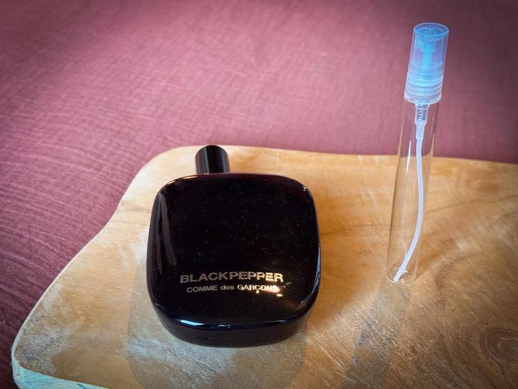 Comme des Garçons - Blackpepper sample/decant, Sieraden, Tassen en Uiterlijk, Uiterlijk | Parfum, Zo goed als nieuw, Ophalen of Verzenden