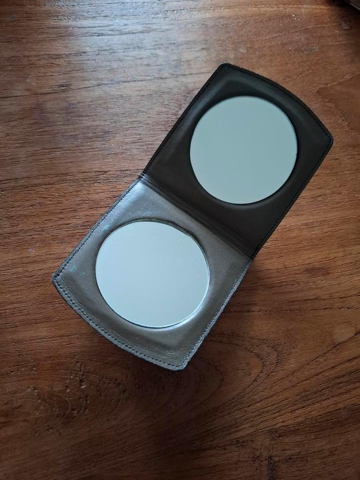 vintage handspiegel taupe kleur leer van LAMY, Sieraden, Tassen en Uiterlijk, Uiterlijk | Cosmetica en Make-up, Gebruikt, Toebehoren