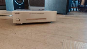 Denon f100 versterker.  beschikbaar voor biedingen