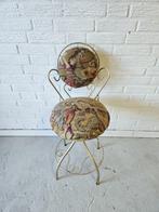 Brocante stoeltje met Gobelin bekleding, Ophalen