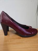 Paar prachtige z.g.a.n. wijnrode "lak" pumps van Gabor!, Kleding | Dames, Schoenen, Pumps, Gabor, Ophalen of Verzenden, Zo goed als nieuw