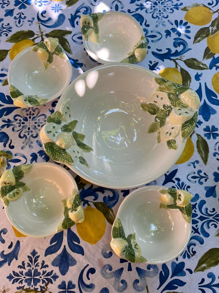 Italiaans servies - set schalen met citroenen, Huis en Inrichting, Keuken | Servies, Bord(en), Overige stijlen, Ophalen of Verzenden
