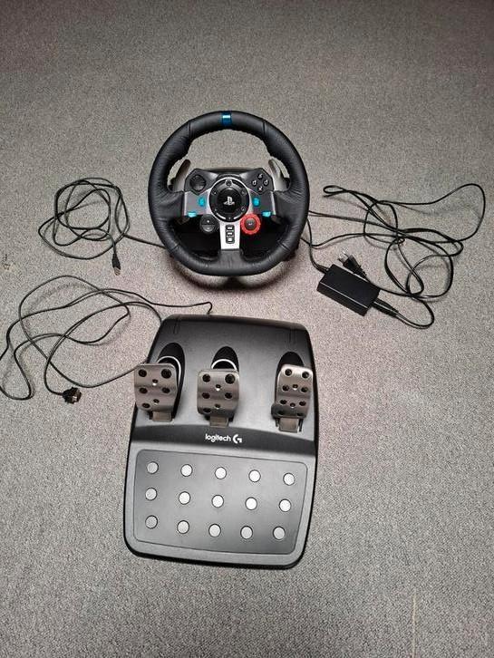 Logitech stuur en pedalen / racestuur Logitech G29, Computers en Software, Joysticks, Zo goed als nieuw, Ophalen