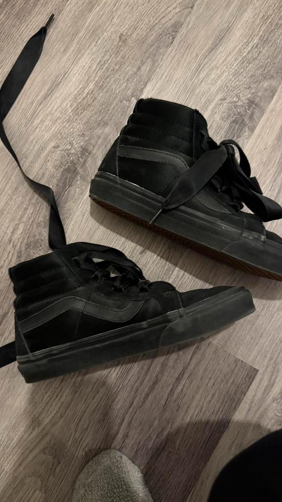 Vans zwart met lint maat 39, Kleding | Dames, Schoenen, Zo goed als nieuw, Sneakers of Gympen, Zwart, Ophalen of Verzenden