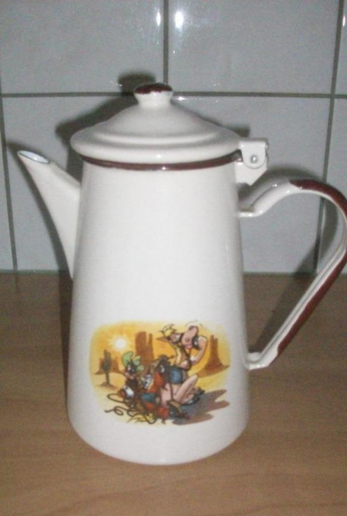 Emaille koffiepot, Euro Disney, Antiek en Kunst, Antiek | Emaille, Ophalen of Verzenden