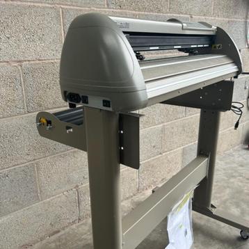 GCC Puma-3 snijplotter 60cm met veel materiaal beschikbaar voor biedingen