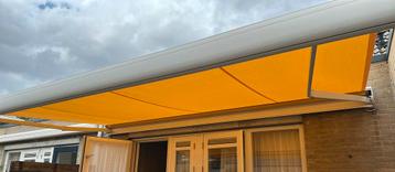 Zonnewering knikarm elektrisch geel merk ambiance beschikbaar voor biedingen