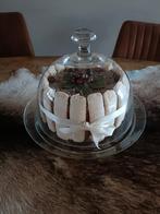 Glazen stolp met decoratie, Huis en Inrichting, Woonaccessoires | Kandelaars en Kaarsen, Ophalen, Overige materialen, Rood, Zo goed als nieuw