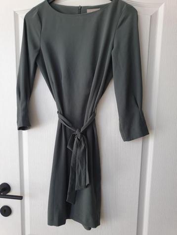 Grijs/groene jurk met driekwartmouwen maat 34 beschikbaar voor biedingen