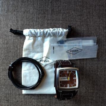 Fossil horloge en armband beschikbaar voor biedingen