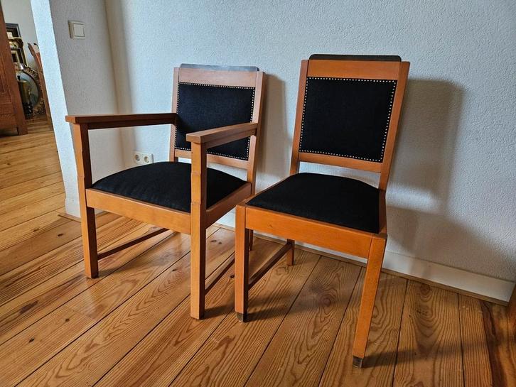 Set van twee stoelen (AMSTERDAMSE SCHOOL?), Huis en Inrichting, Stoelen, Zo goed als nieuw, Twee, Bruin, Ophalen