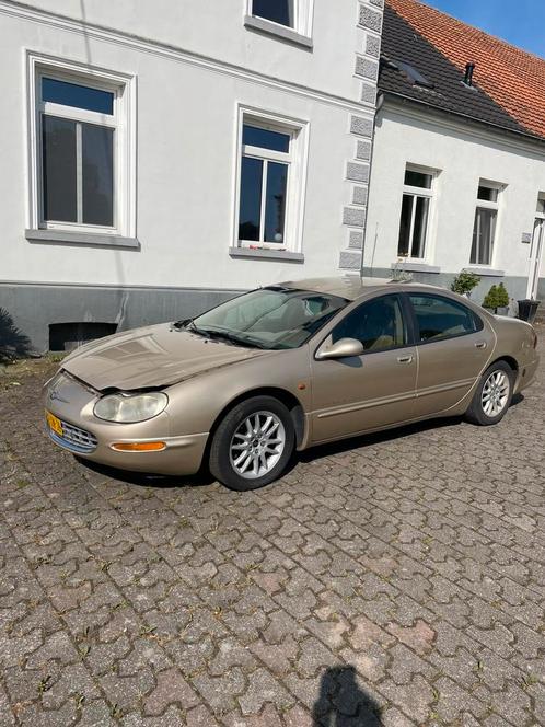 Chrysler Concorde 1999 Beige, Auto's, Chrysler, Particulier, Overige modellen, LPG, Sedan, Automaat, Origineel Nederlands, Beige
