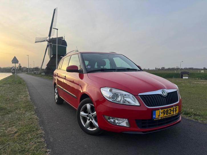Skoda Fabia Combi 1.2 TSI Benzine *airco*stoelverwarming*Boe, Auto's, Skoda, Bedrijf, Te koop, Fabia, ABS, Airbags, Airconditioning