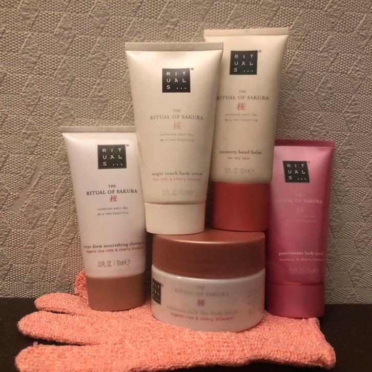 Rituals sakura cadeau set #2, Sieraden, Tassen en Uiterlijk, Uiterlijk | Lichaamsverzorging, Nieuw, Bodylotion, Crème of Olie