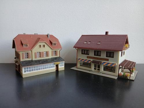 25 dorps/voorstadshuizen. N-spoor., Hobby en Vrije tijd, Modeltreinen | N-Spoor, Gebruikt, Brug, Tunnel of Gebouw, Gelijkstroom of Wisselstroom