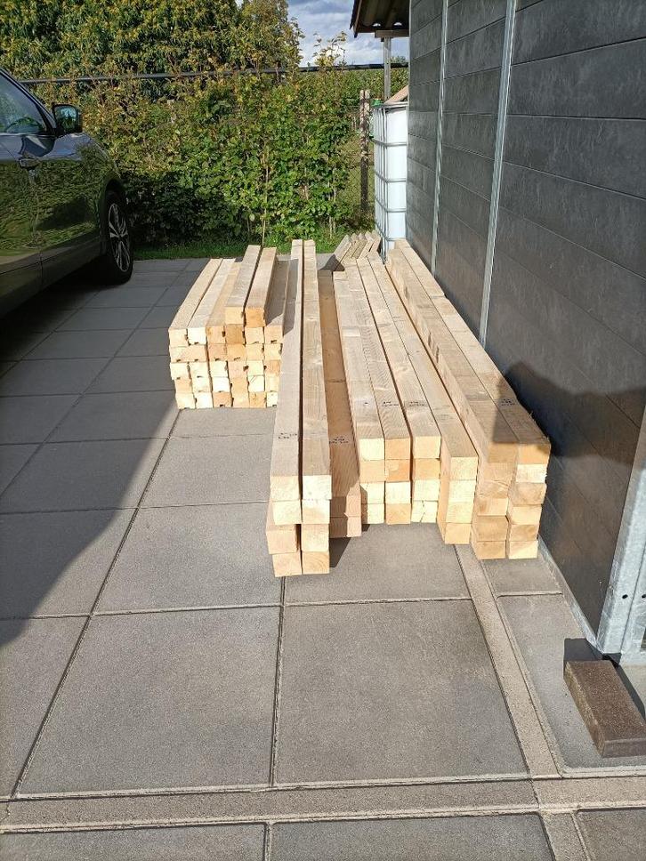 Hout balken , palen voor de klusser kippenhok hondenhok ed., Doe-het-zelf en Verbouw, Hout en Planken, Zo goed als nieuw, Balk