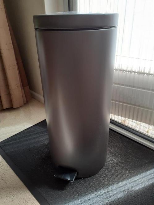 Brabantia Prullenbak - 30 liter - Platinum, Huis en Inrichting, Woonaccessoires | Prullenbakken, Gebruikt, Metaal, 50 tot 75 cm