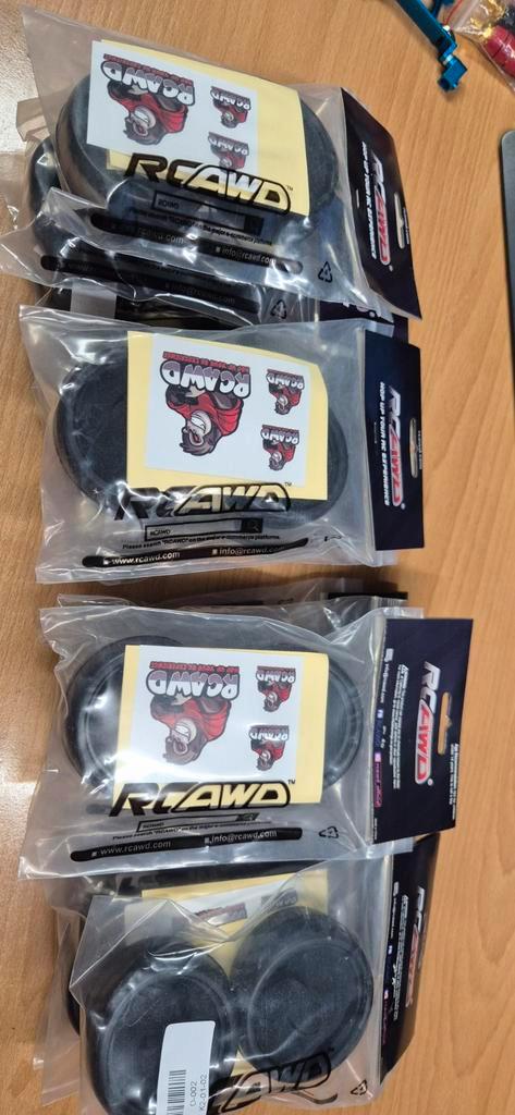 RCAWD Slicks - Nieuw in Verpakking, Hobby en Vrije tijd, Modelbouw | Auto's en Voertuigen, Nieuw, Auto, Groter dan 1:32, Overige merken
