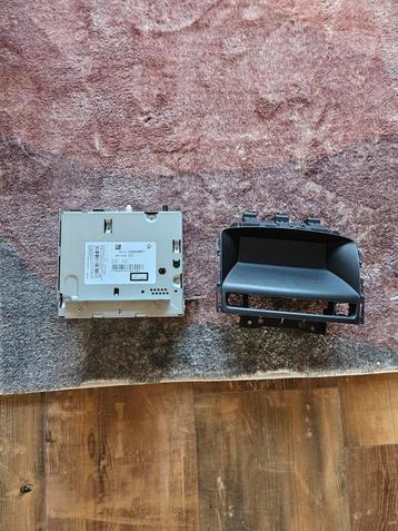 opel astra J autoradio + display beschikbaar voor biedingen
