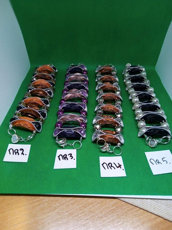 4 armbanden met magneet sluiting nieuw handmade per stuk, Sieraden, Tassen en Uiterlijk, Armbanden, Nieuw, Leer, Ophalen of Verzenden