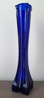 kobalt blauwe vaas hoekig model, Huis en Inrichting, Woonaccessoires | Vazen, Minder dan 50 cm, Glas, Blauw, Ophalen of Verzenden