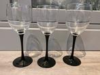 3 Wijnglazen met zwarte voet, Huis en Inrichting, Keuken | Servies, Glas of Glazen, Ophalen of Verzenden, Effen, Glas