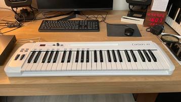 Samson Carbon 49 usb midi keyboard met iPad stand