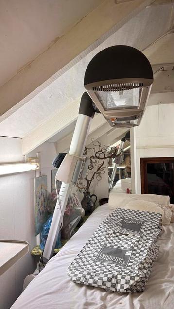 Philips Zonnehemel met Radio & Infrarood beschikbaar voor biedingen