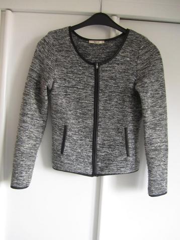 vest Lola Liza maat 36 beschikbaar voor biedingen