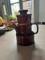 Antiek klassiek koffiepot met zeef, Ophalen