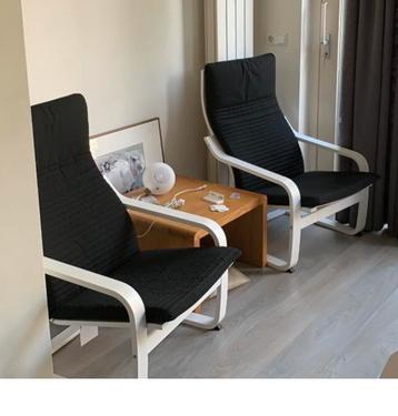 2 Ikea Poang + 1 voetenbankje wit/zwart beschikbaar voor biedingen