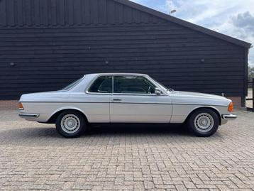 Mercedes-Benz 280 CE automaat W123 in mooie staat beschikbaar voor biedingen