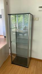 Glazen vitrine kast, Ophalen, Zo goed als nieuw, 25 tot 50 cm