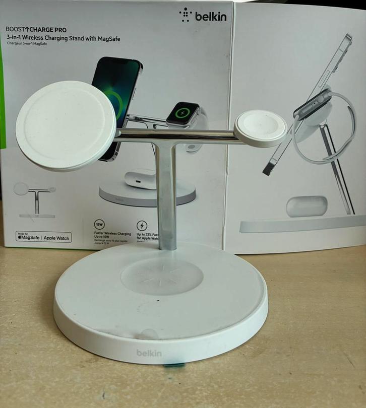 Belkin Boost Charge Pro  Wit, Telecommunicatie, Mobiele telefoons | Telefoon-opladers, Nieuw, Apple iPhone, Ophalen of Verzenden