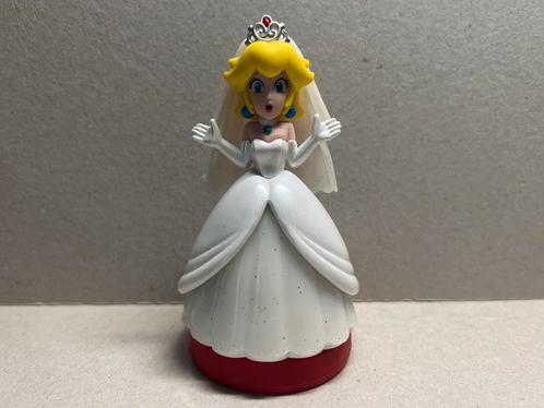 Amiibo Super Mario Peach - Wedding Outfit, Spelcomputers en Games, Games | Nintendo Switch, Zo goed als nieuw, Role Playing Game (Rpg)