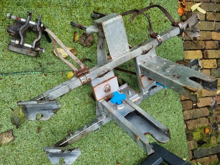 Fietsendrager voor Auto / oud ijzer, Auto diversen, Fietsendragers, Gebruikt, 2 fietsen, Ophalen