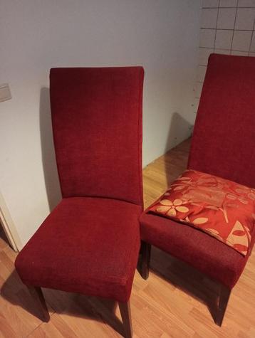 4 eetkamerstoelen donkerrood beschikbaar voor biedingen