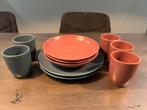 Nieuw! Servies Set: Kommen, Borden, Mokken - Mammoet, Huis en Inrichting, Keuken | Servies, Ophalen of Verzenden, Zo goed als nieuw
