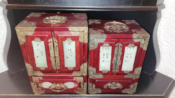 2 x Chinees sieradenkastje versierd met jade, Antiek en Kunst, Curiosa en Brocante, Ophalen of Verzenden