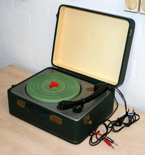 Jaren 60 Triotrack 970 koffergrammofoon vanaf €48, Antiek en Kunst, Antiek | Tv's en Audio, Ophalen