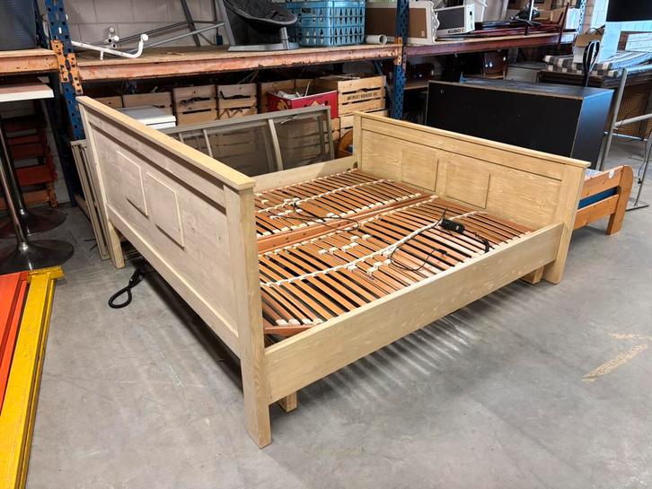 2- persoons bed elektrisch verstelbaar, Antiek en Kunst, Antiek | Meubels | Bedden, Ophalen of Verzenden