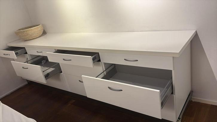Mooi Groot Wit dressoir te koop 75 Euro! 2 stuks beschikbaar, Huis en Inrichting, Kasten | Dressoirs, Zo goed als nieuw, 150 tot 200 cm